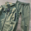 Conjunto Nike NSW Tech Fleece